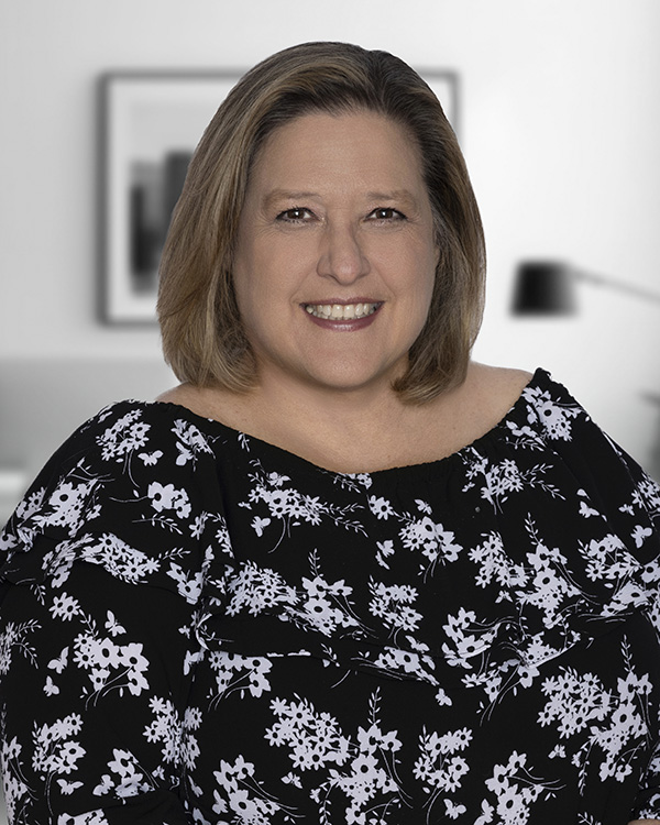 Suzzane headshot web